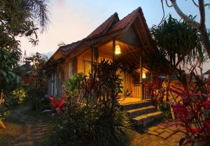 suarti boutique village