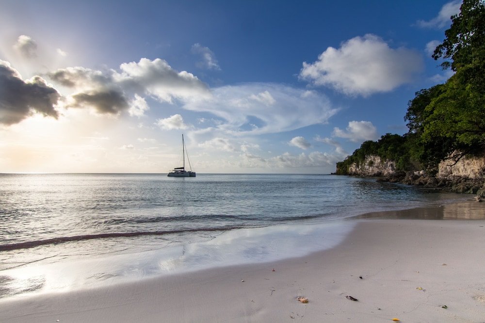 Au Jardin Debeauséjour,Near Feuillere Beach,3 star
