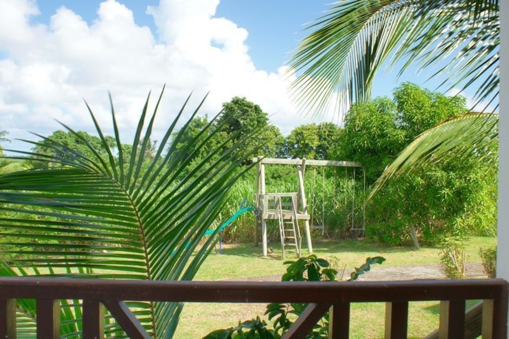 Au Jardin Debeauséjour,Near Feuillere Beach,3 star