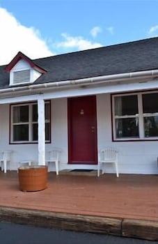 Silver Maple Inn And The Cain House,,3.5 star