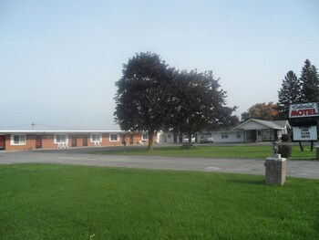 colonial motel