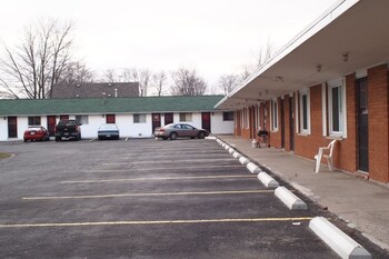 colonial motel