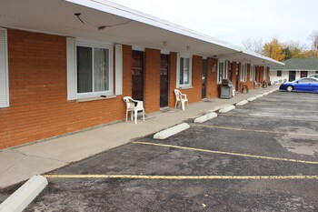 colonial motel