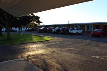 Colonial Motel,Canada>>Chatham-Kent,3 star