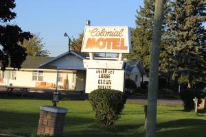colonial motel