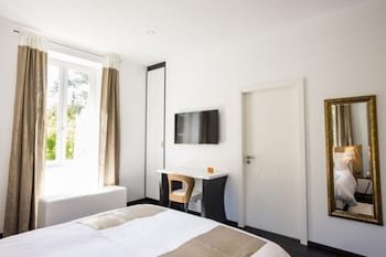 Chateau De Maraval (Adults Only),Cenac>>Beynac-Et-Cazenac,4 star