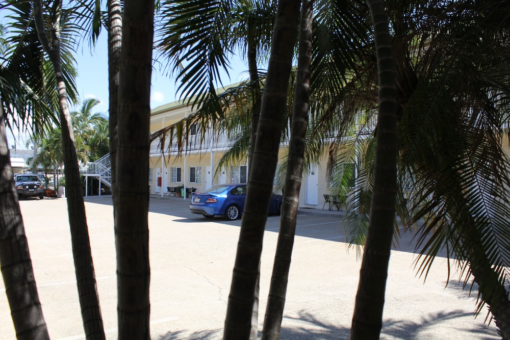 the colonial rose motel