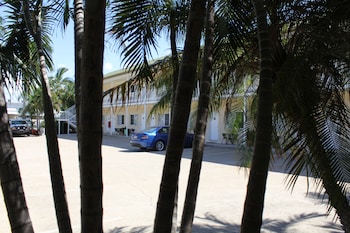 the colonial rose motel