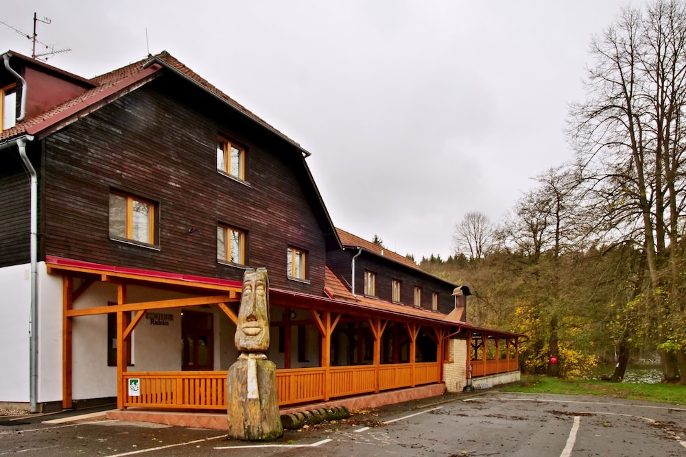 balonovy hotel a pivovar radesin