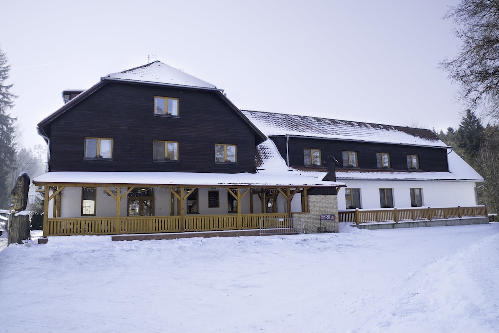 balonovy hotel a pivovar radesin