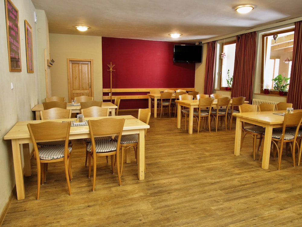 balonovy hotel a pivovar radesin
