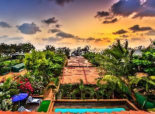 shining sand beach hotel