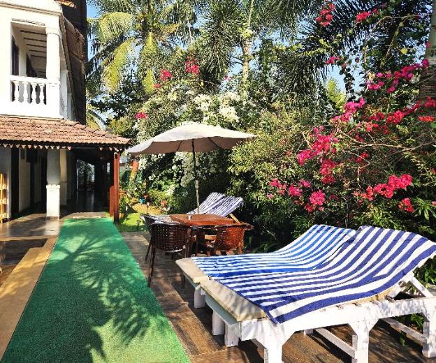 shining sand beach hotel