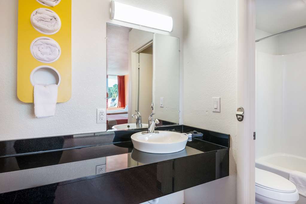 motel 6 connellys springs nc