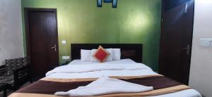 Hotel Kundan Palace,Ghaziabad>>Delhi,3 star
