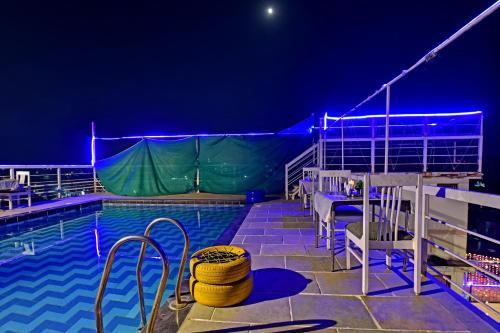 ardency inn by park tree udaipur