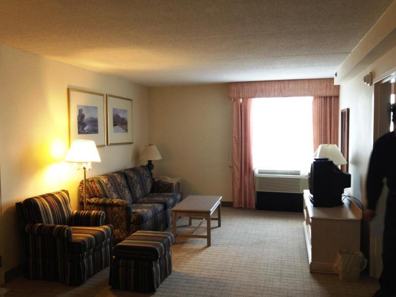 fairbridge hotel cleveland east