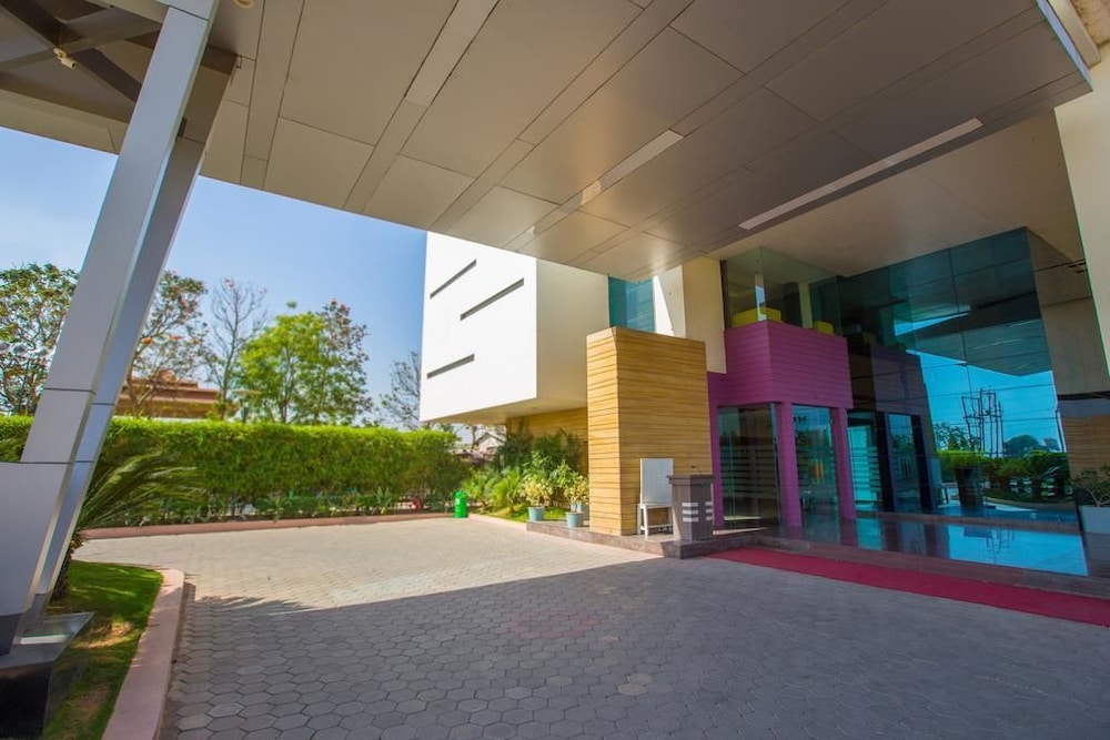 hotel waterlily indore
