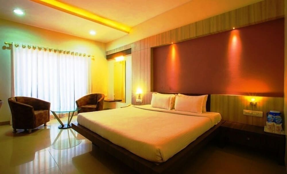hotel waterlily indore