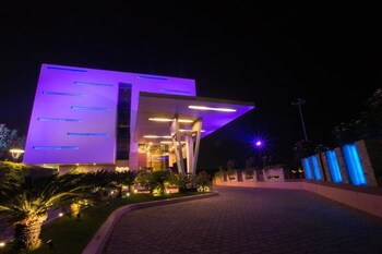 hotel waterlily indore