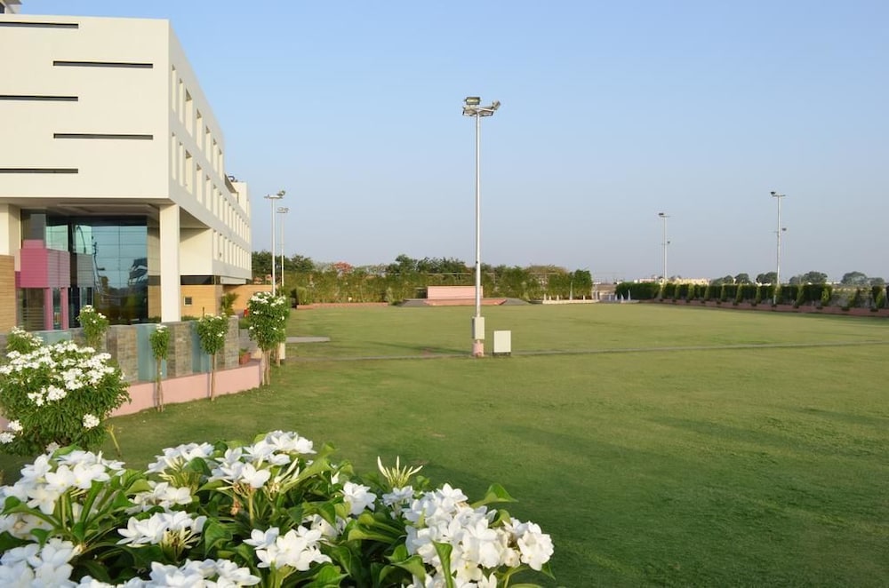 hotel waterlily indore