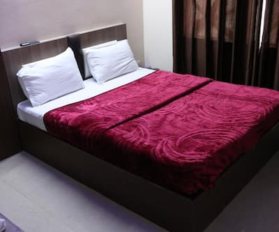 Hotel Crystal,,2 star