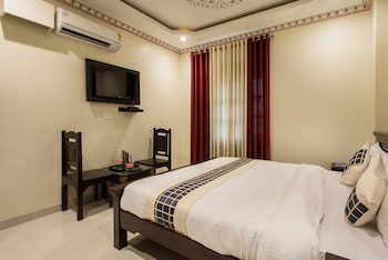 hotel surya garh
