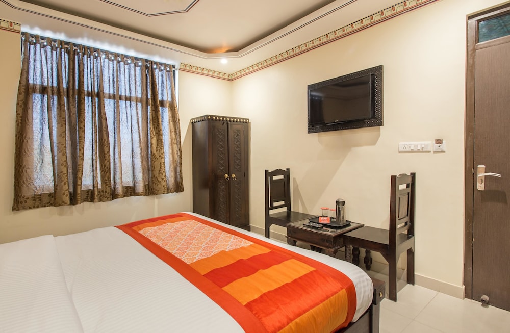 hotel surya garh