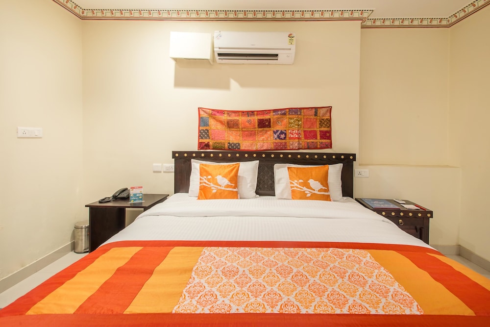 hotel surya garh