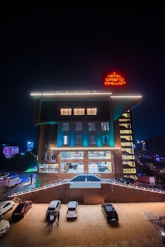 hotel grand dhillon