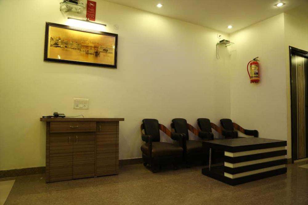 hotel new ss residency