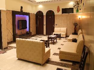 hotel wall city
