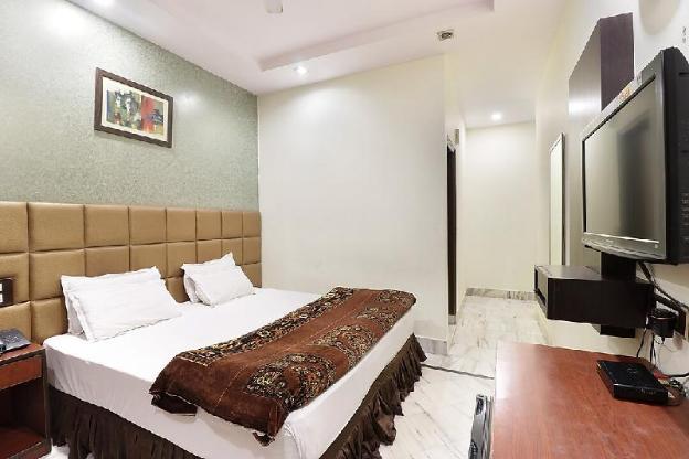 hotel wall city