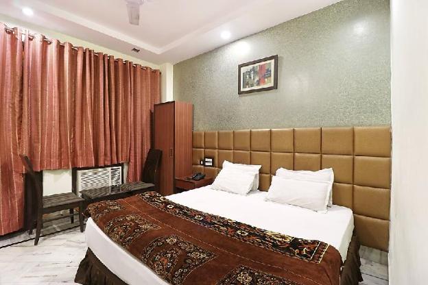 hotel wall city