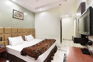 hotel wall city