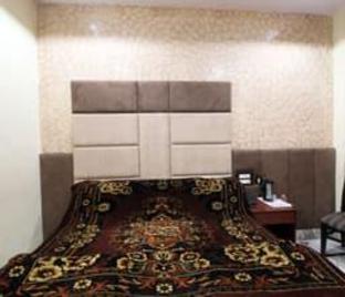 hotel wall city