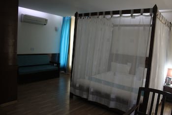 chandermukhi resorts