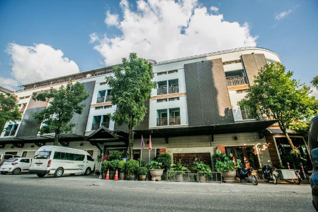 seasons riverside hotel