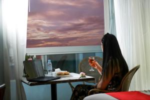 Mermaid Beach Hotel Llc,Dubai>>Ajman,2 star