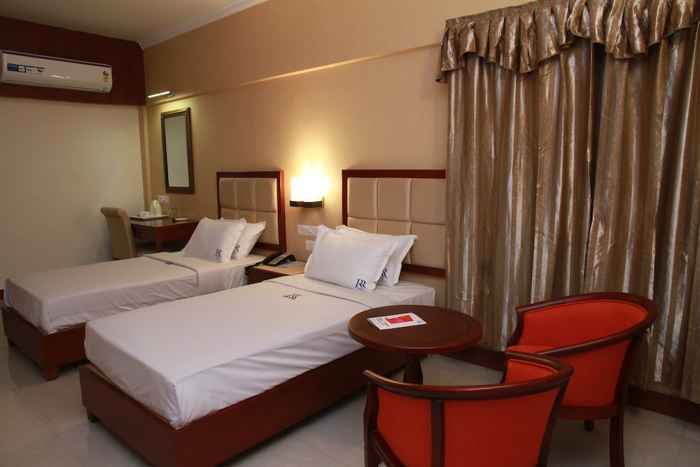 Rr Inn,Main Road,3 star