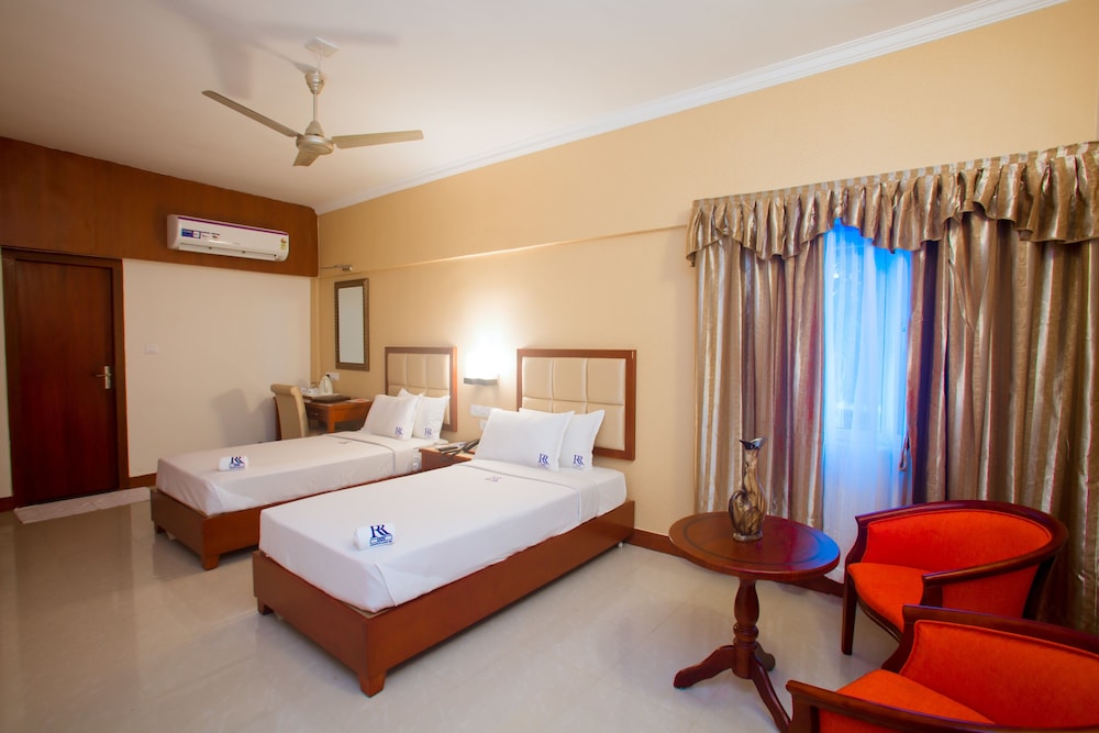 Rr Inn,Main Road,3 star