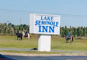 Lake Seminole Inn,Grand Ridge>>Chattahoochee,2 star