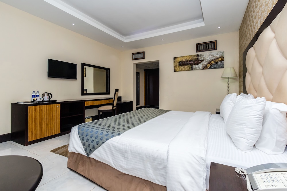 flamingo beach hotel