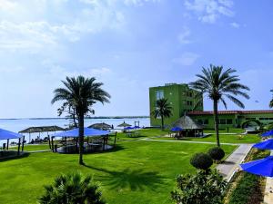 Flamingo Beach Hotel,On The Beach,3 star