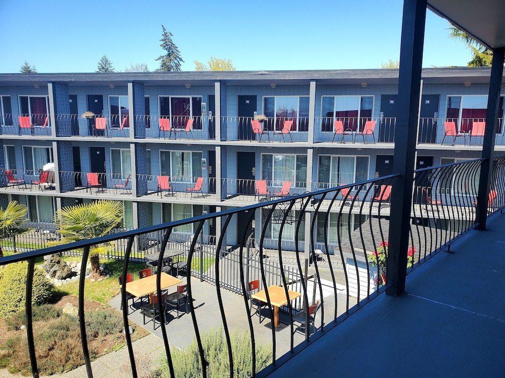 the port o call inn and suites