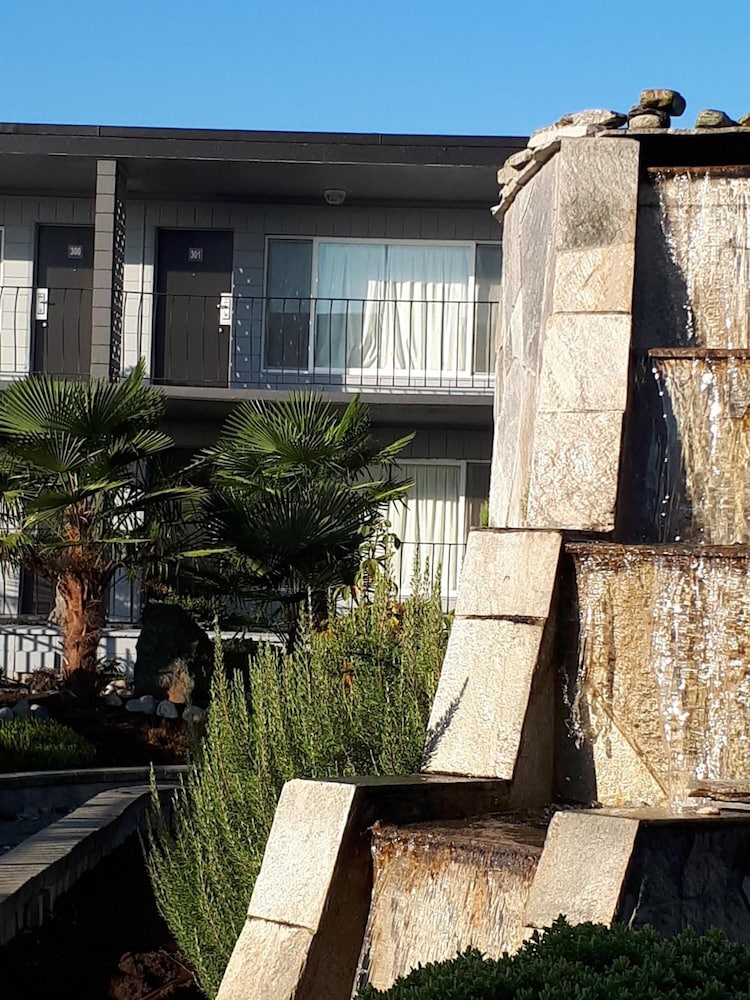 the port o call inn and suites