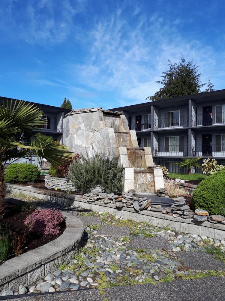 the port o call inn and suites