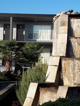 the port o call inn and suites