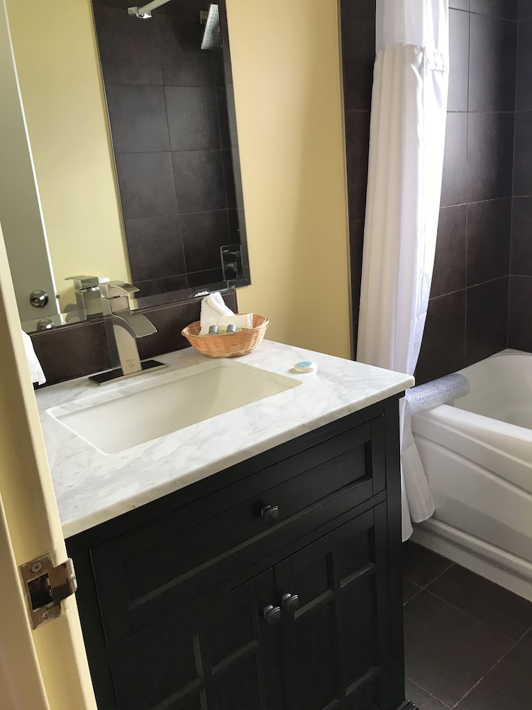the port o call inn and suites