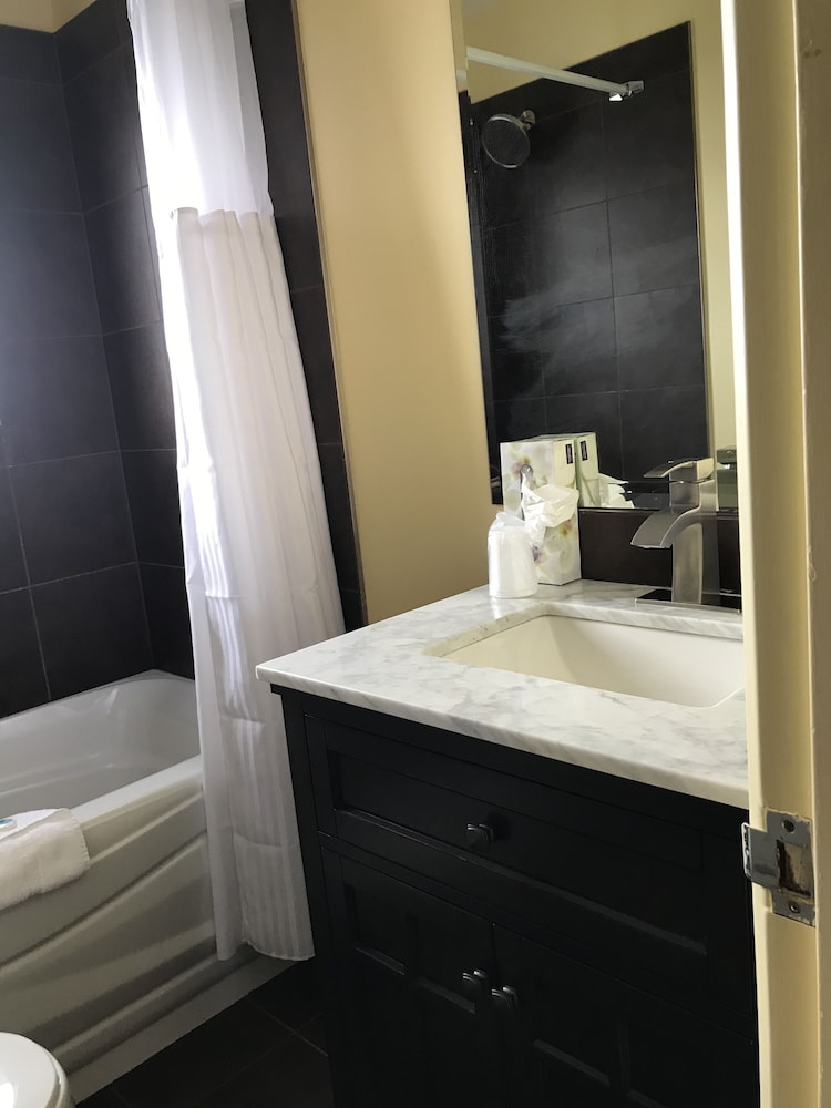the port o call inn and suites